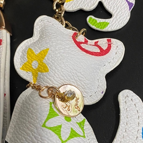 Luxury ladies Car keychain - Picture 3 of 4